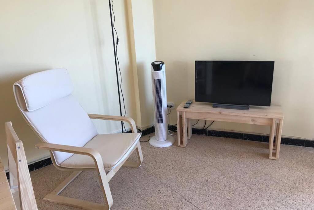 El Faro Apartaments Platja Llarga-Les Salines-Tgn Таррагона Экстерьер фото
