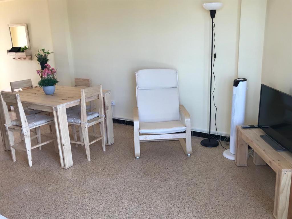 El Faro Apartaments Platja Llarga-Les Salines-Tgn Таррагона Экстерьер фото